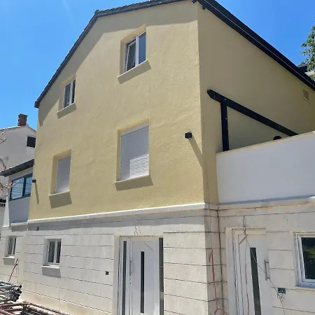 M House * Ντουμπρόβνικ