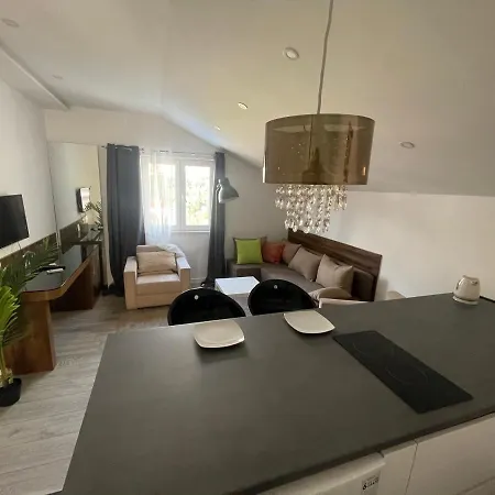 فندق مبيت وإفطار M House