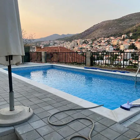 فندق مبيت وإفطار M House