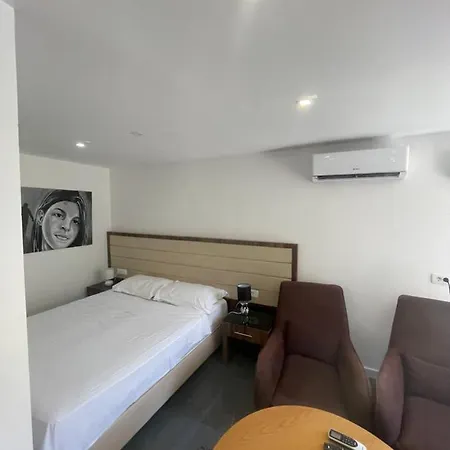 Bed and Breakfast M House *