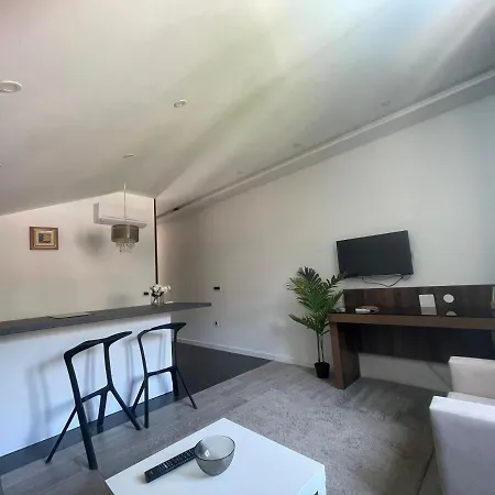 M House * دوبروفينك
