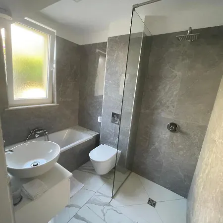 فندق مبيت وإفطار M House *